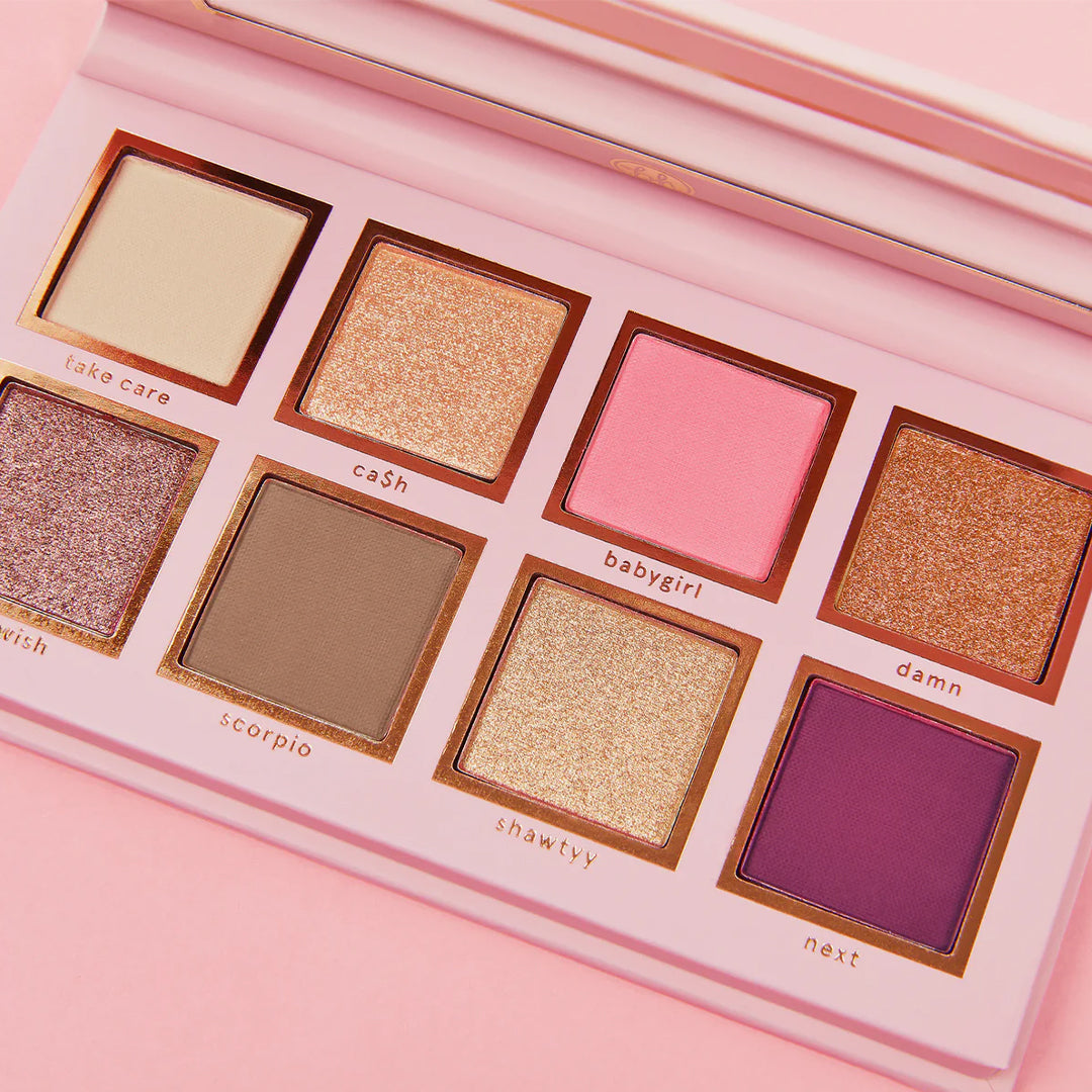 Mrs Bella eyeshadow palette